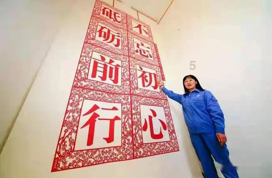 10后小孩爆火出圈，被尊称“小孩哥”“小孩姐”